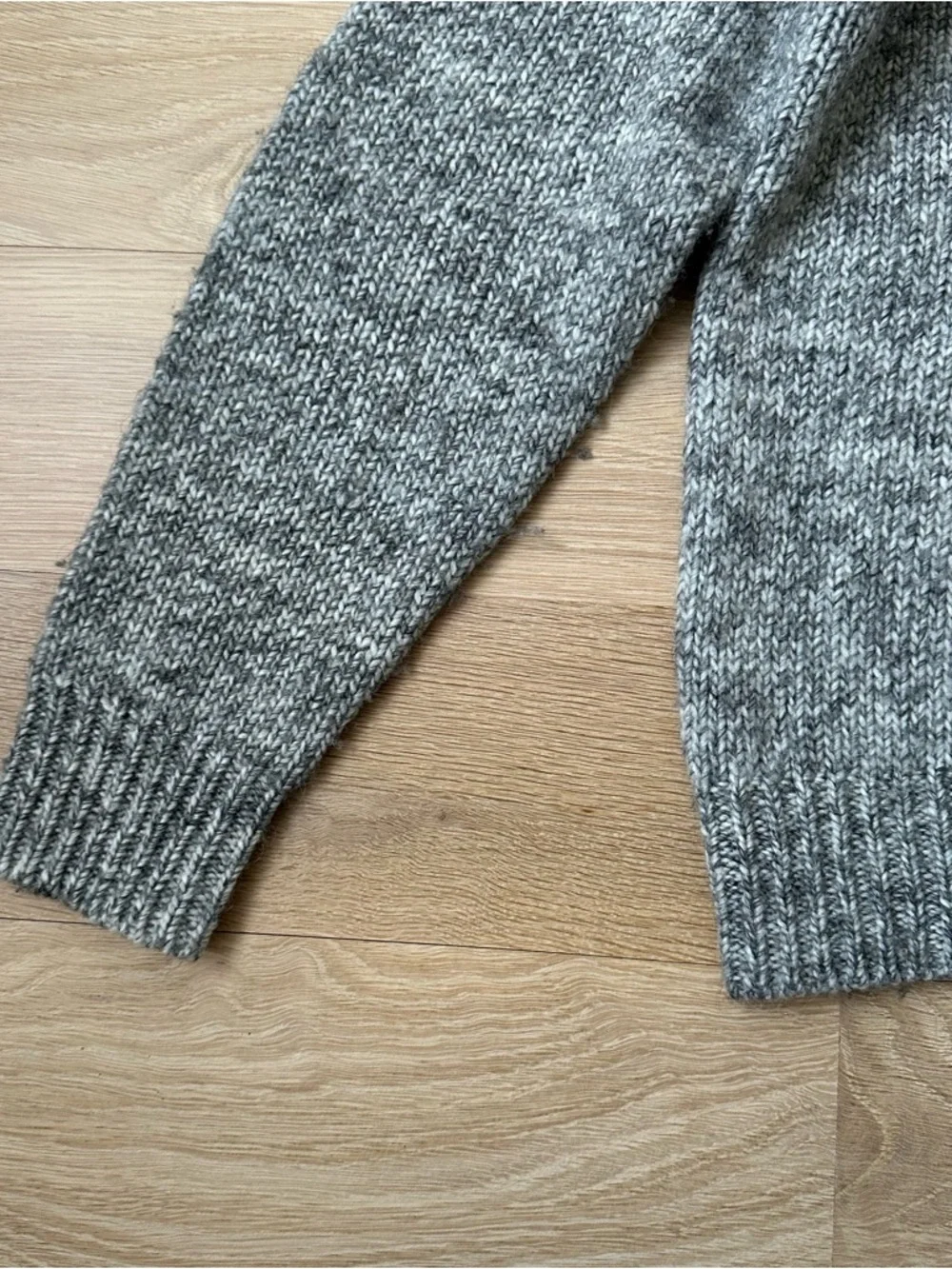 J.CREW - MEN'S SWEATER - SIZE MEDIUM